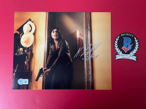 Neve Campbell signed 8"x10" Scream Wes Craven photo - Beckett COA