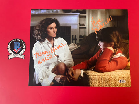Nancy Loomis Kyle Richards signed 11"x14" Halloween Michael Myers photo - Beckett COA